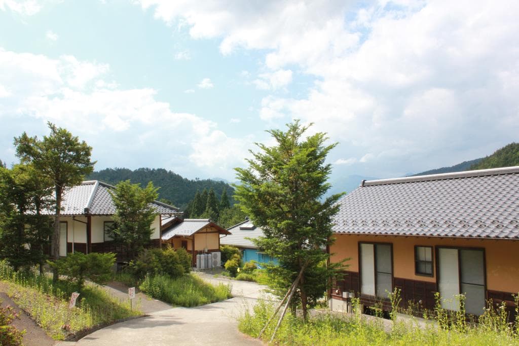 都留市戸沢の森 和みの里(キャンプ場・和風コテージ 一位の宿) 4