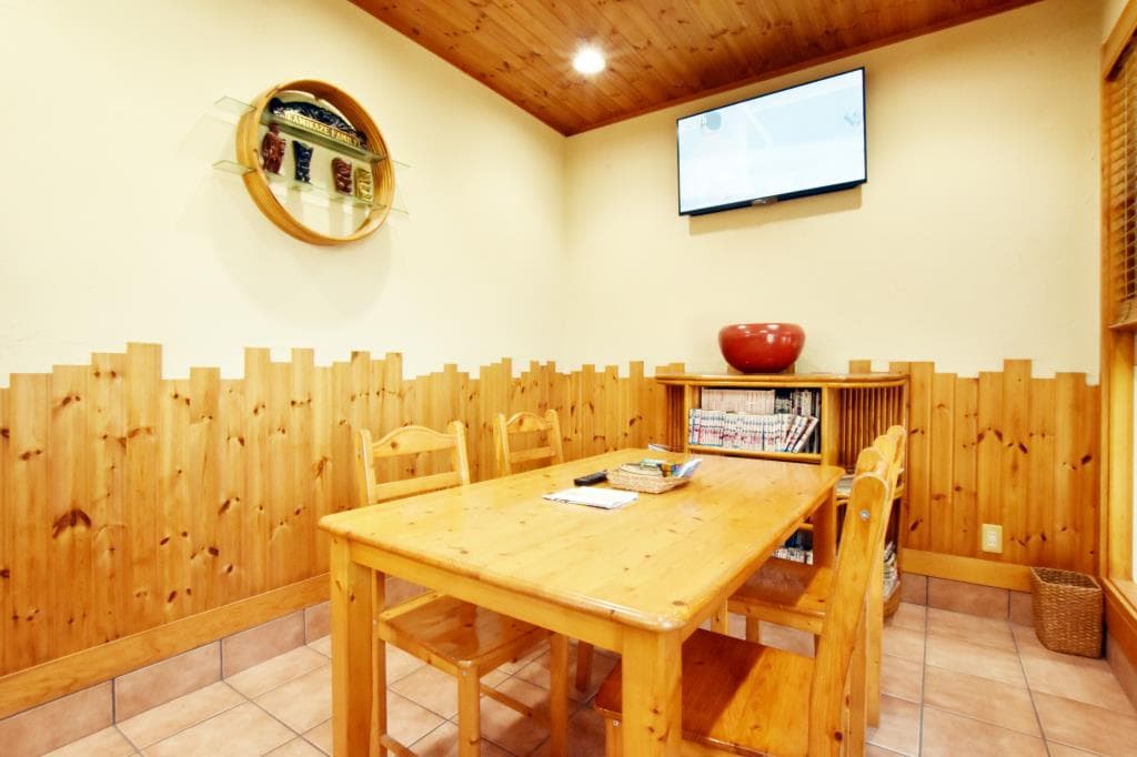 Pukala Hair Shop&Tanning Space 4