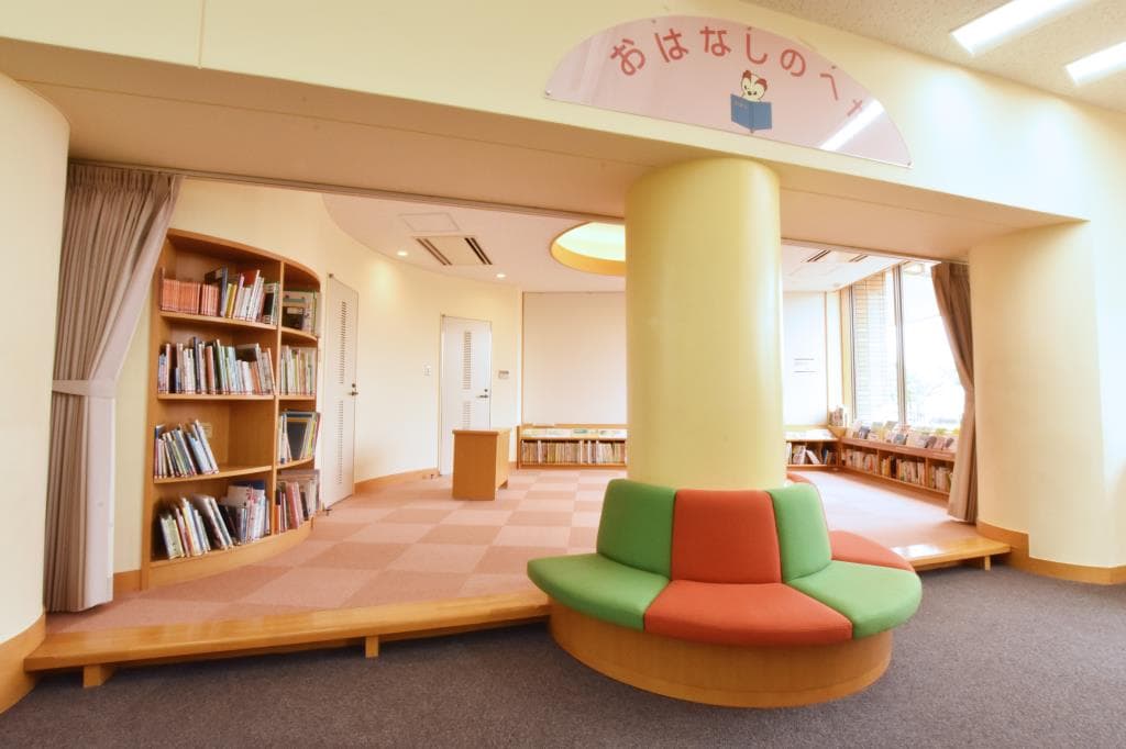 南アルプス市立中央図書館 3