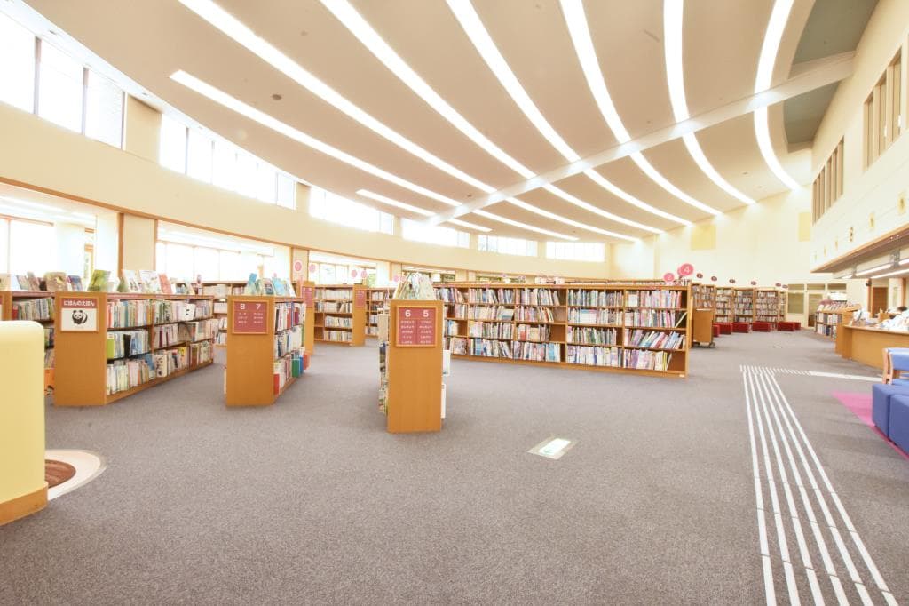 南アルプス市立中央図書館 2