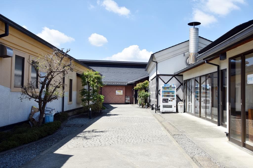 ももの里温泉 【休館中】