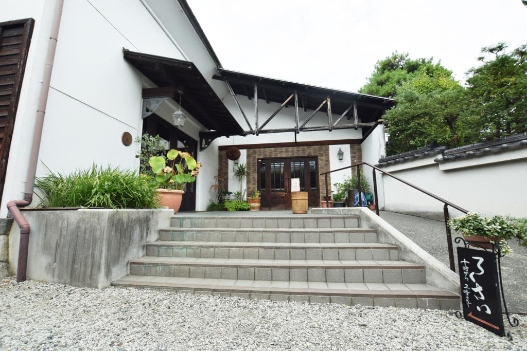 株式会社萬屋醸造店 酒蔵ギャラリー 六斎 5