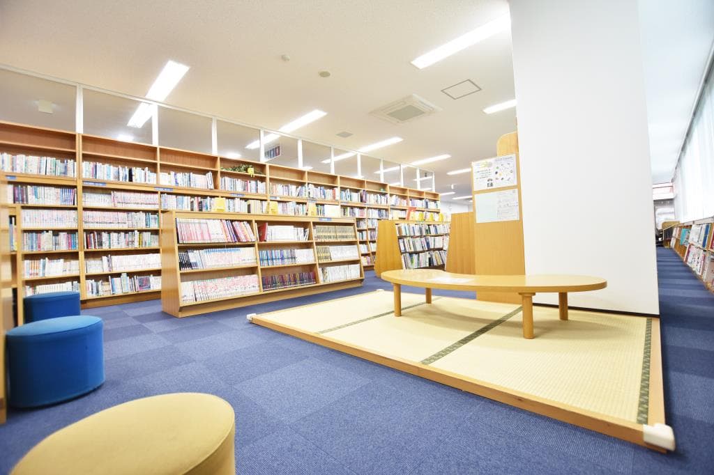 塩山図書館 3