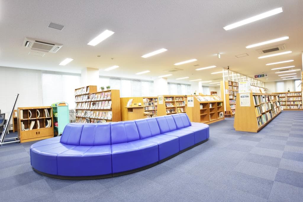 塩山図書館 4