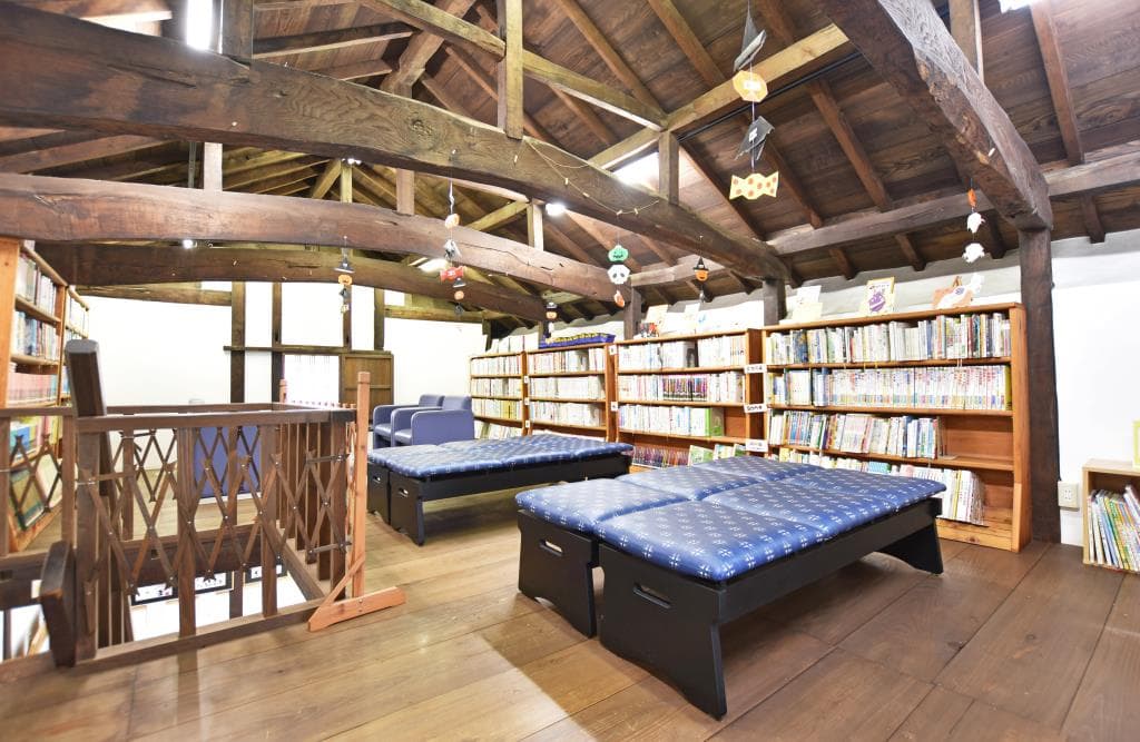 甘草屋敷子ども図書館 3