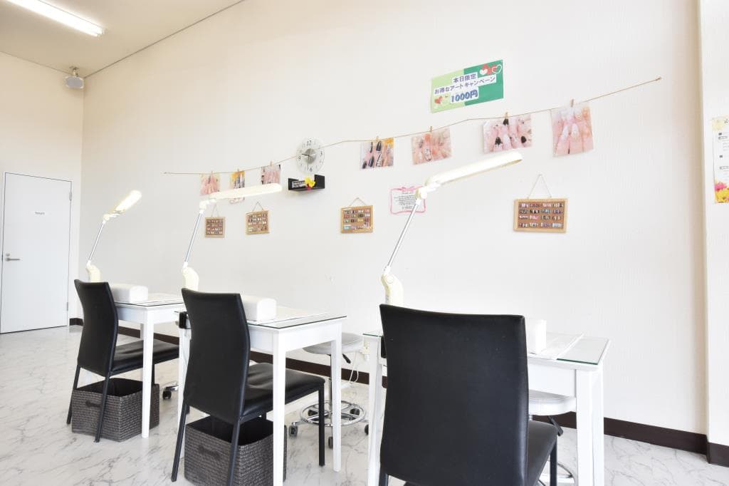 Nail Salon MARCH 4
