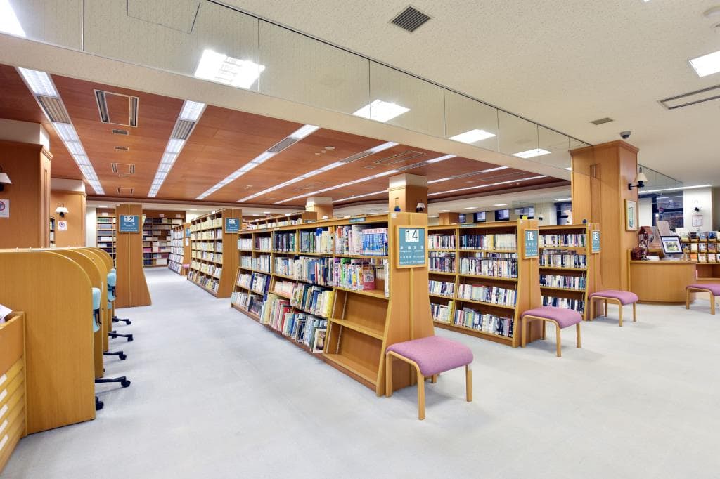 大月市立図書館 2
