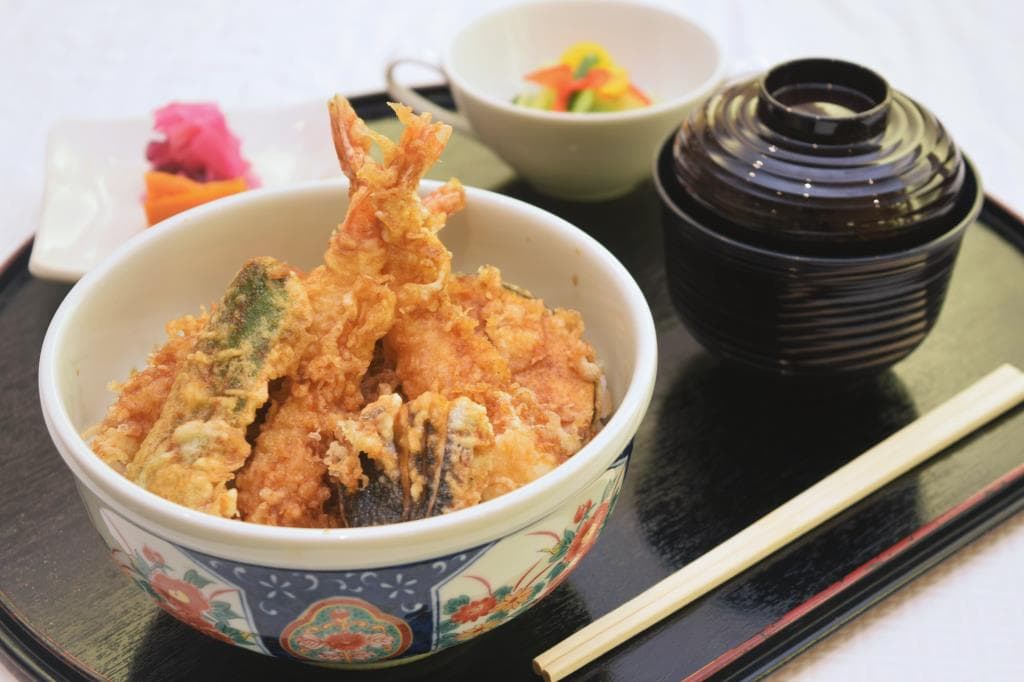 天ぷら処 卯月(旧 江戸前天丼 天六) 1