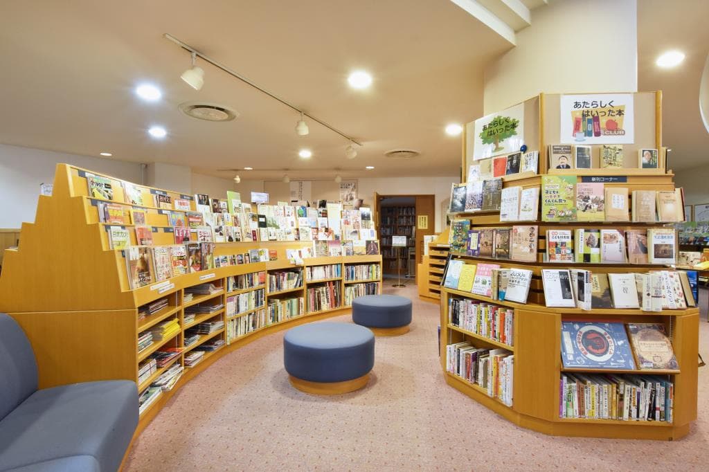 身延町立図書館 2
