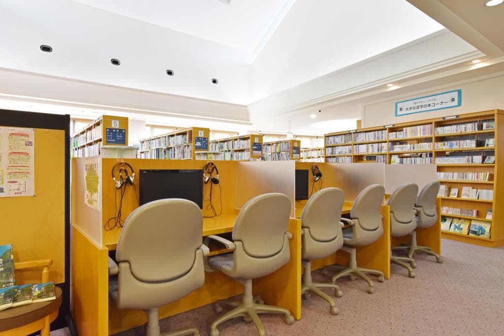 身延町立図書館 5