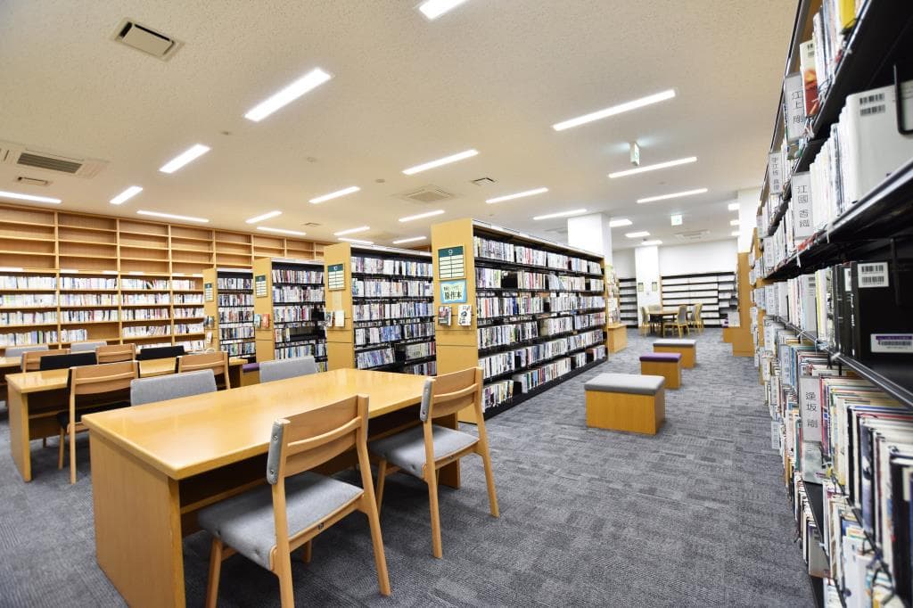 山梨市立図書館 2