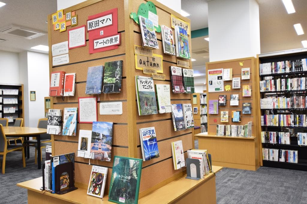 山梨市立図書館 4