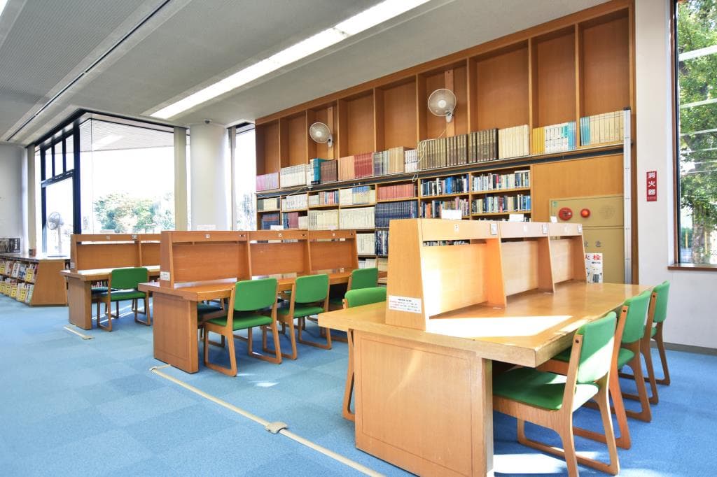 笛吹市石和図書館 5