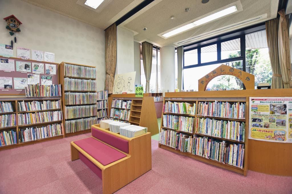 笛吹市石和図書館 4