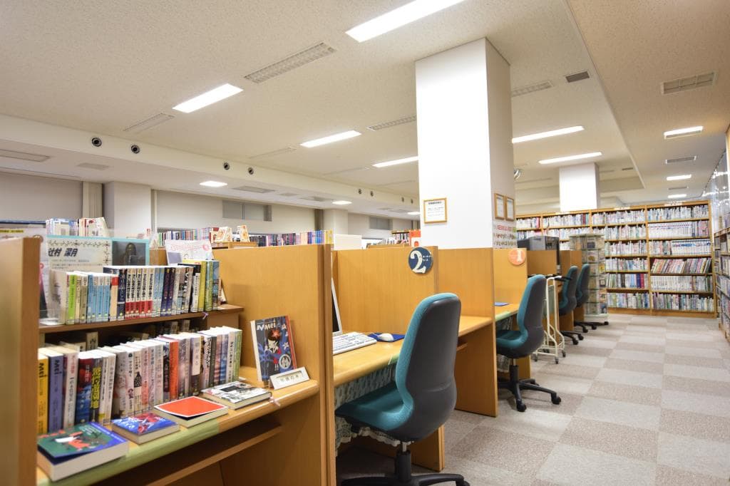 笛吹市春日居ふるさと図書館 5
