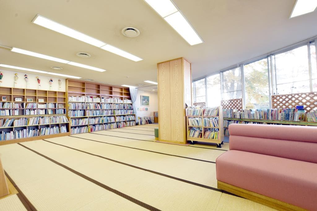 甲斐市立敷島図書館 4
