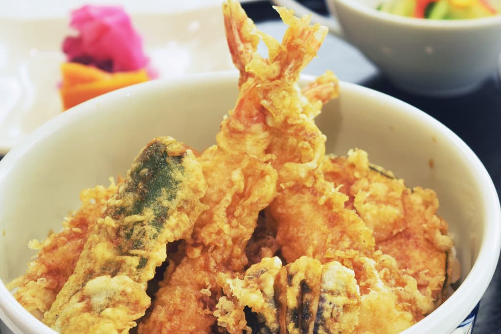 天ぷら処 卯月(旧 江戸前天丼 天六) 2