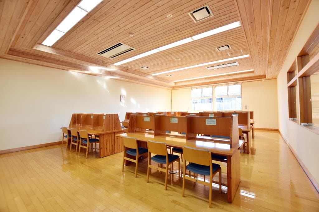 笛吹市御坂図書館 5