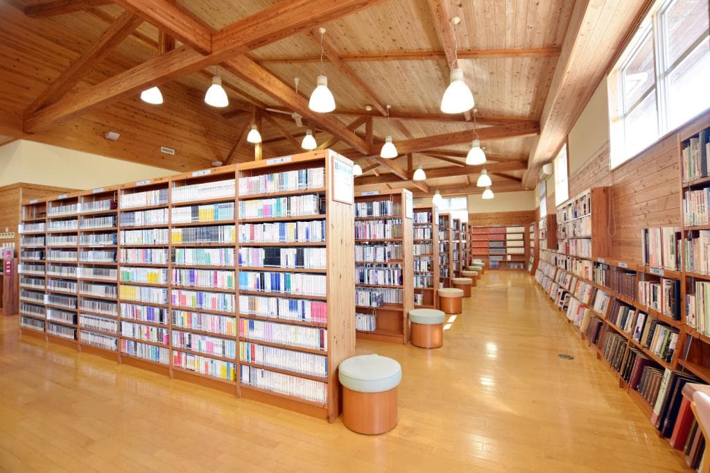 笛吹市御坂図書館 2