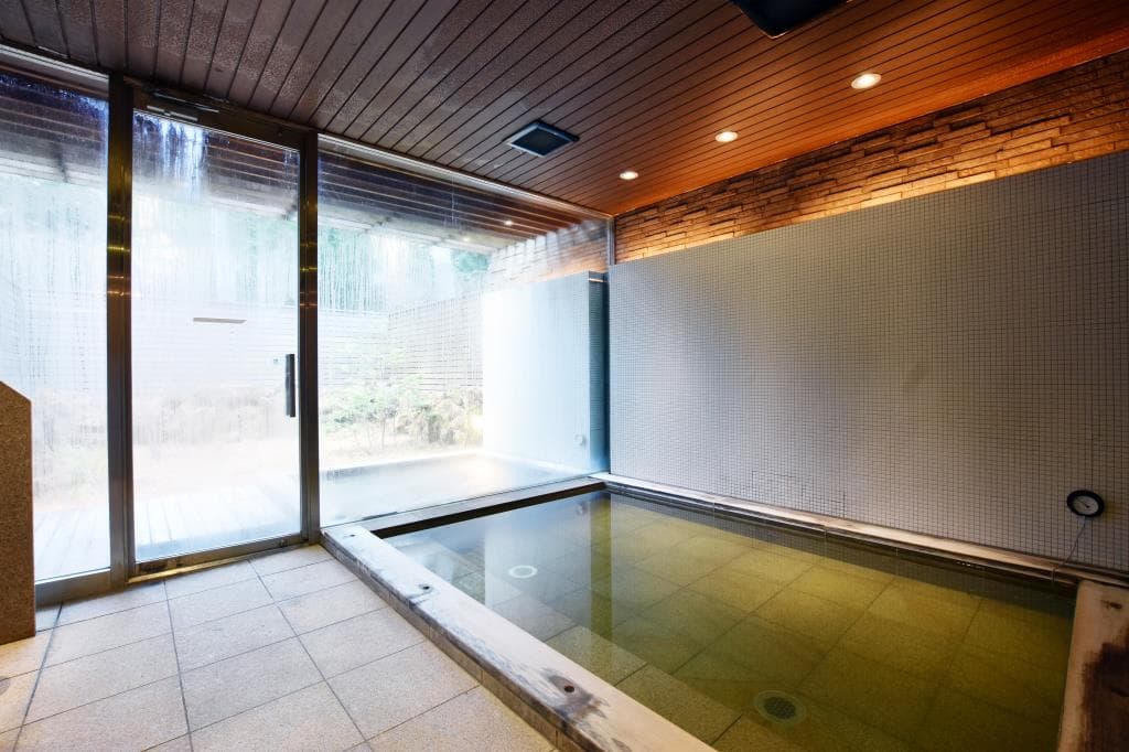 FOREST SPA 3