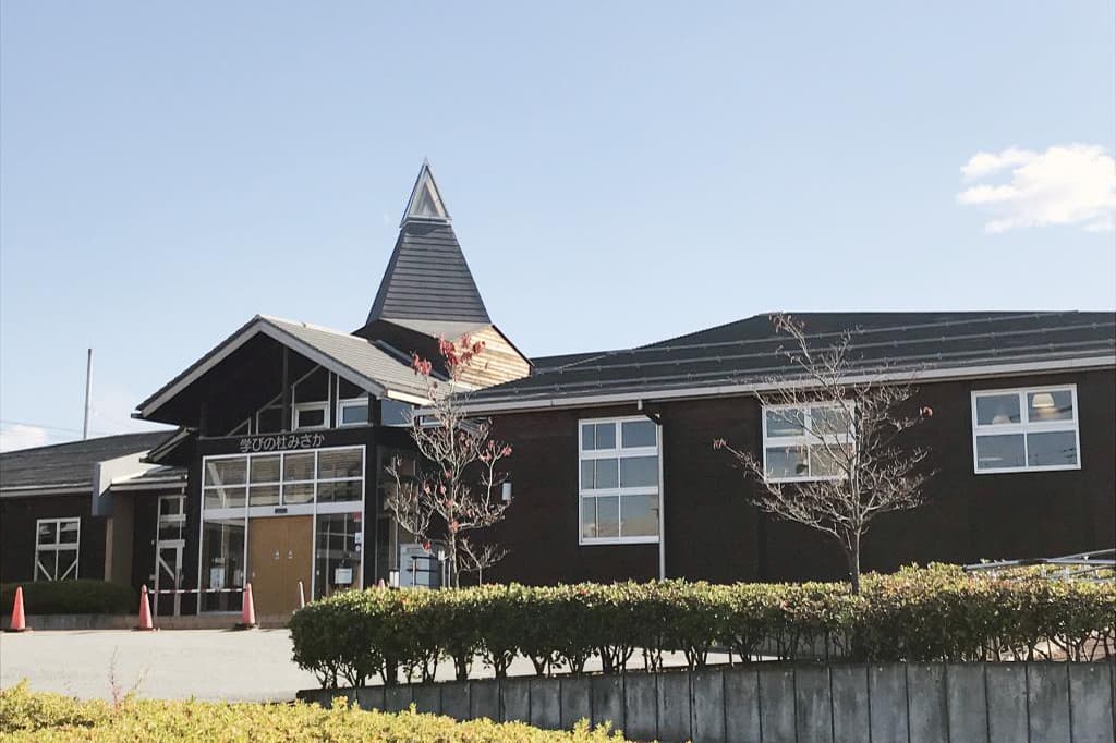 笛吹市御坂図書館 1
