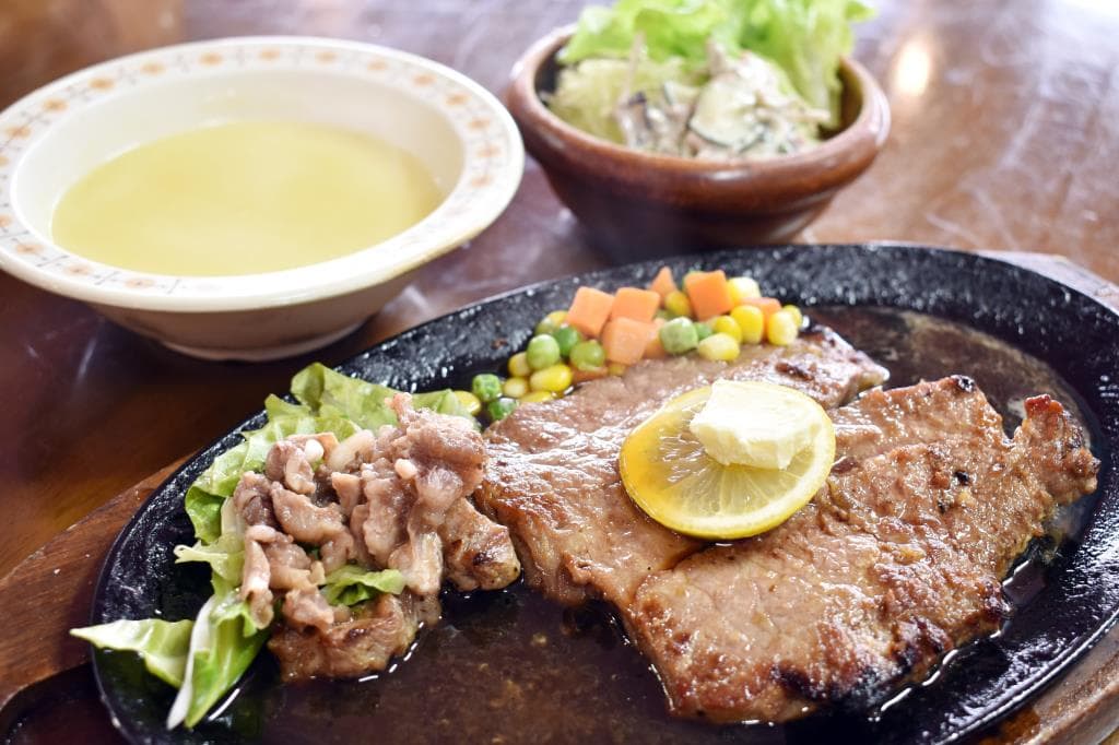 カジュアルレストラン竹林亭 1