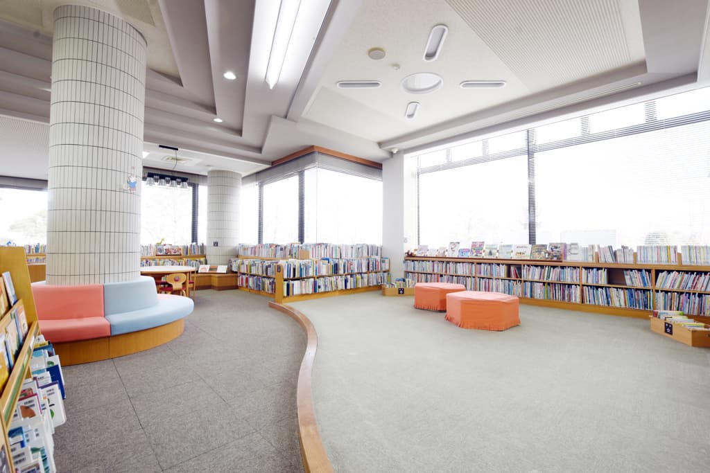 昭和町立図書館 3
