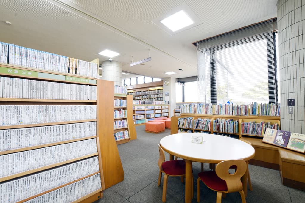 昭和町立図書館 4