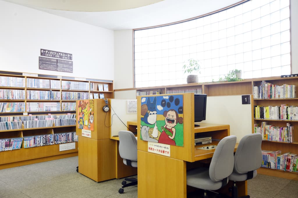 昭和町立図書館 5