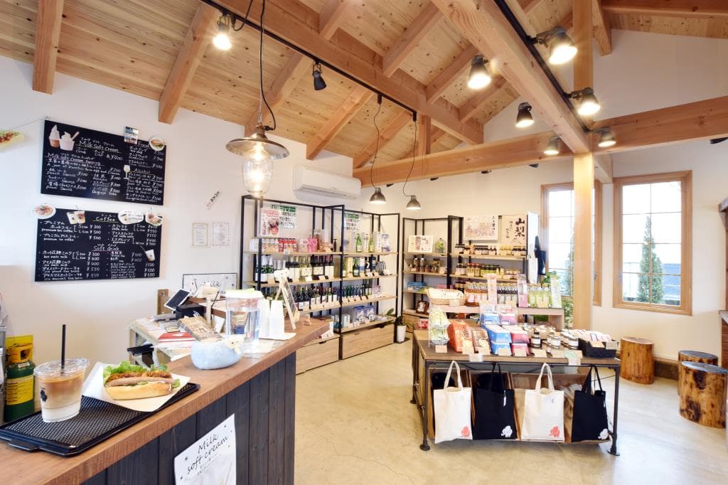 T’s café 4