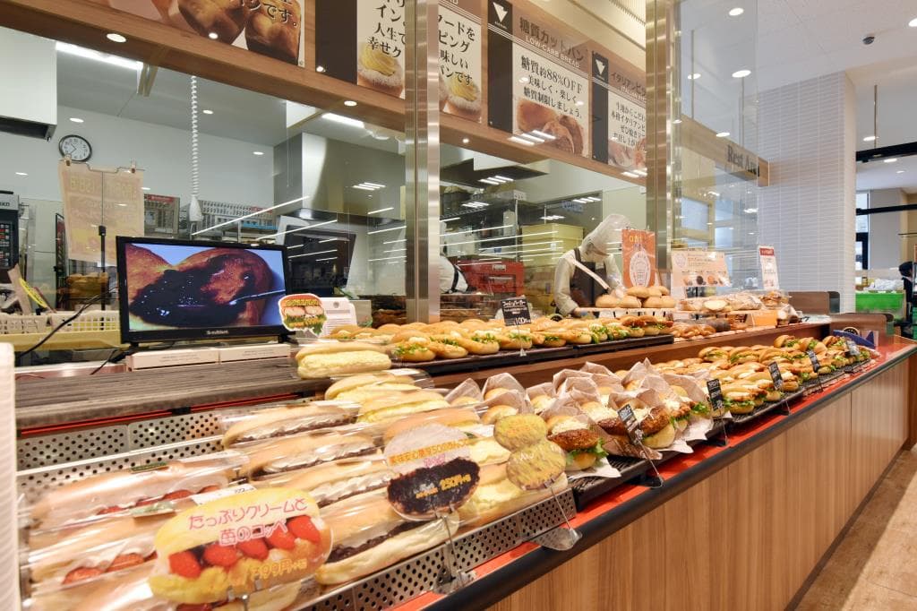 パリの朝 竜王アルプス通り店 4