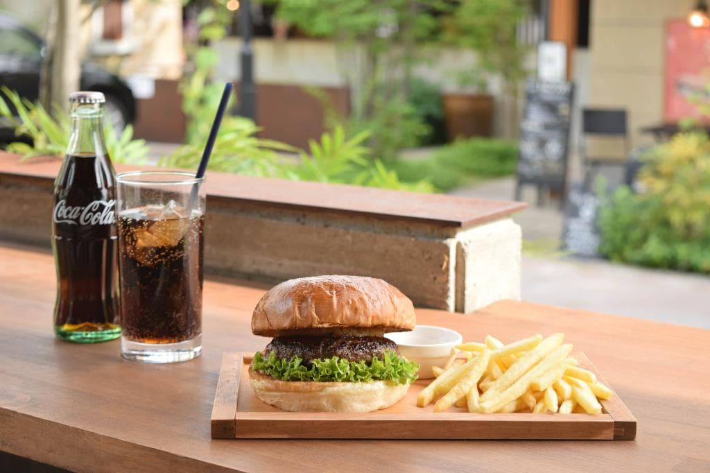 Back Country BURGERS 甲州夢小路店
