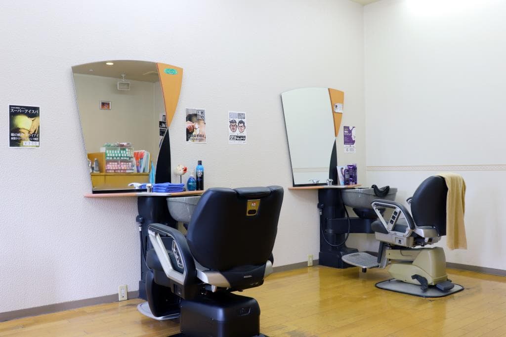 HAIR SPACE SCISSOR’S 2