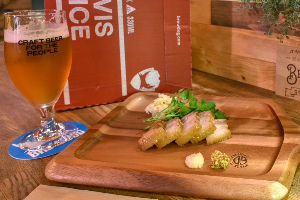 Craftbeer Bar diagonal 1