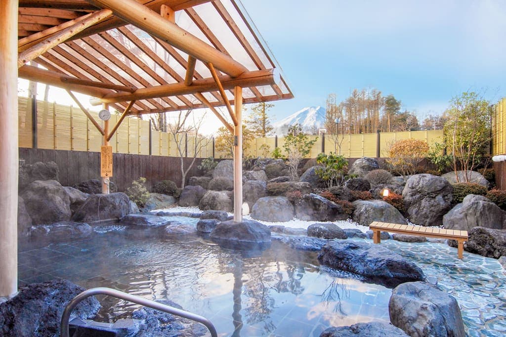 富士山 溶岩の湯 泉水 3