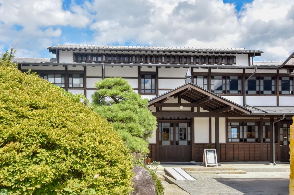 丸藤葡萄酒工業株式会社 1