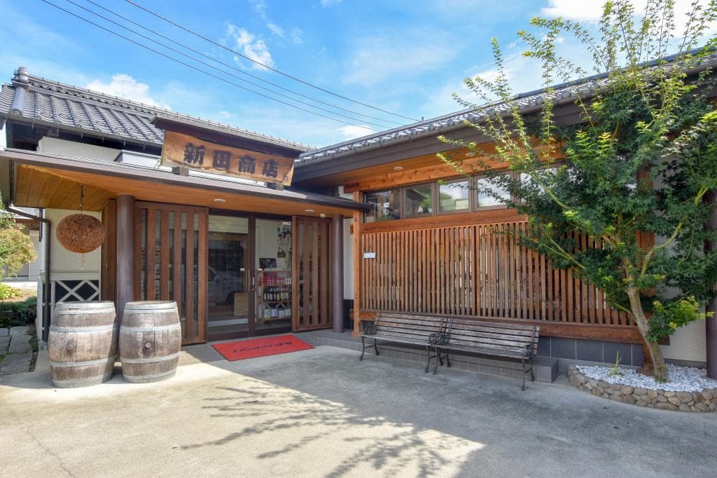 勝沼ワイナリーマーケット/新田商店 1