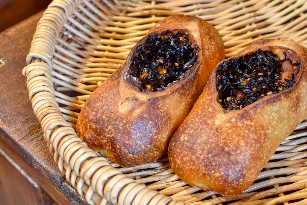 Bakery BREAD&GLASS 1