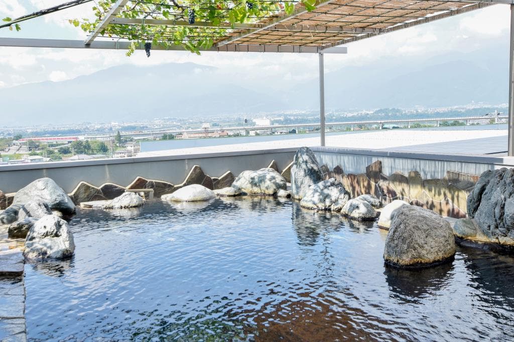 山梨日帰り温泉 湯めみの丘 2
