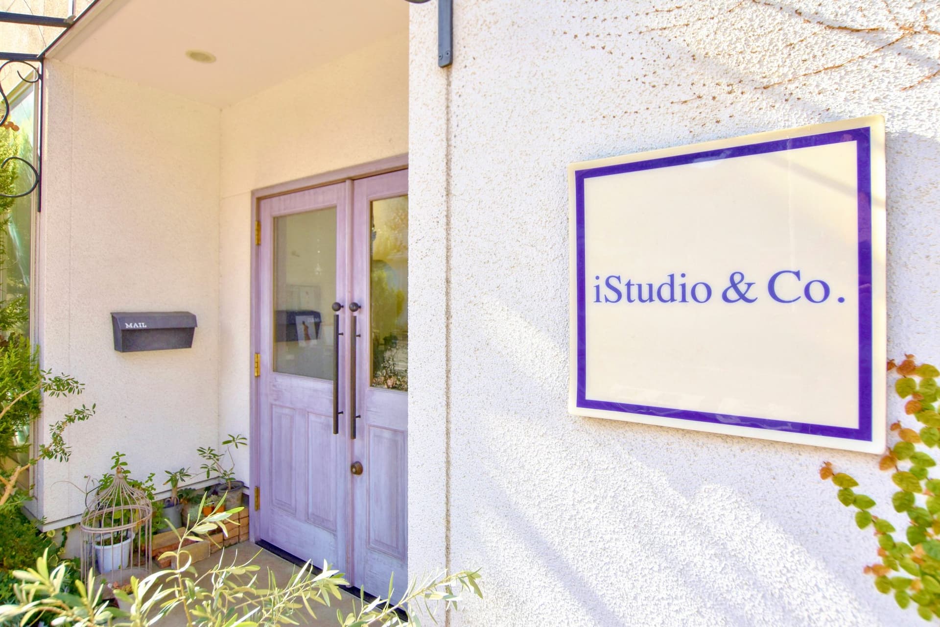iStudio&Co. 1