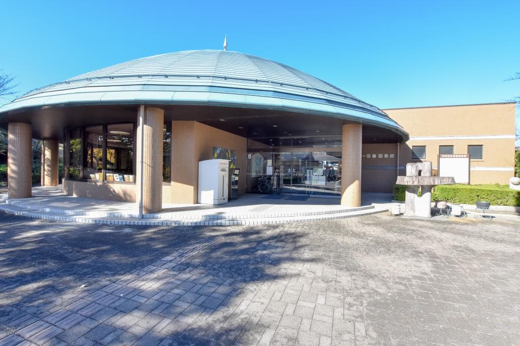 中央市立田富図書館 1