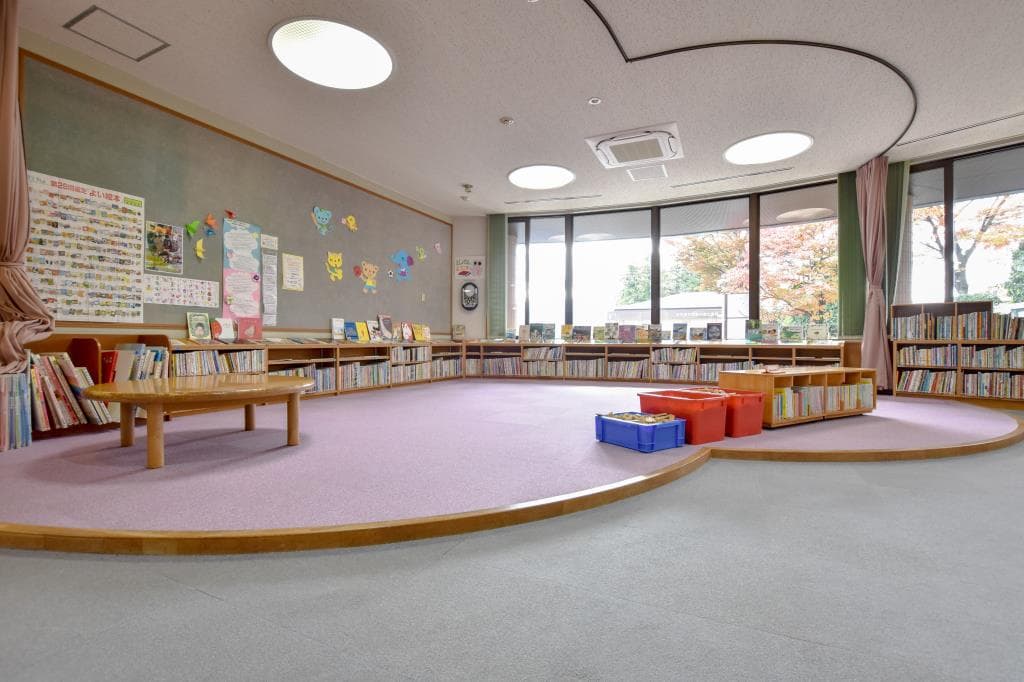 中央市立田富図書館 4