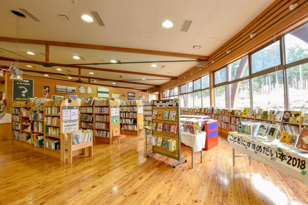 富士河口湖町 生涯学習館 2