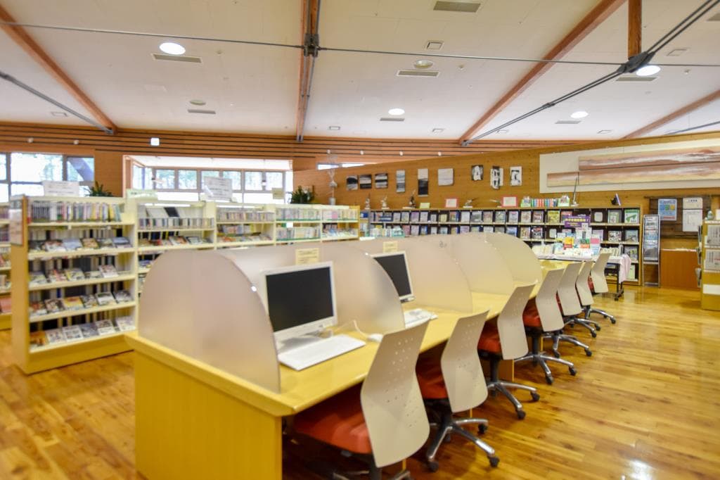 富士河口湖町 生涯学習館 4