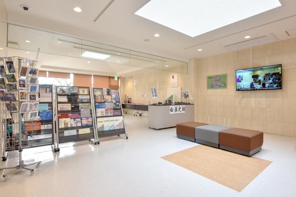 南アルプス市立美術館 5