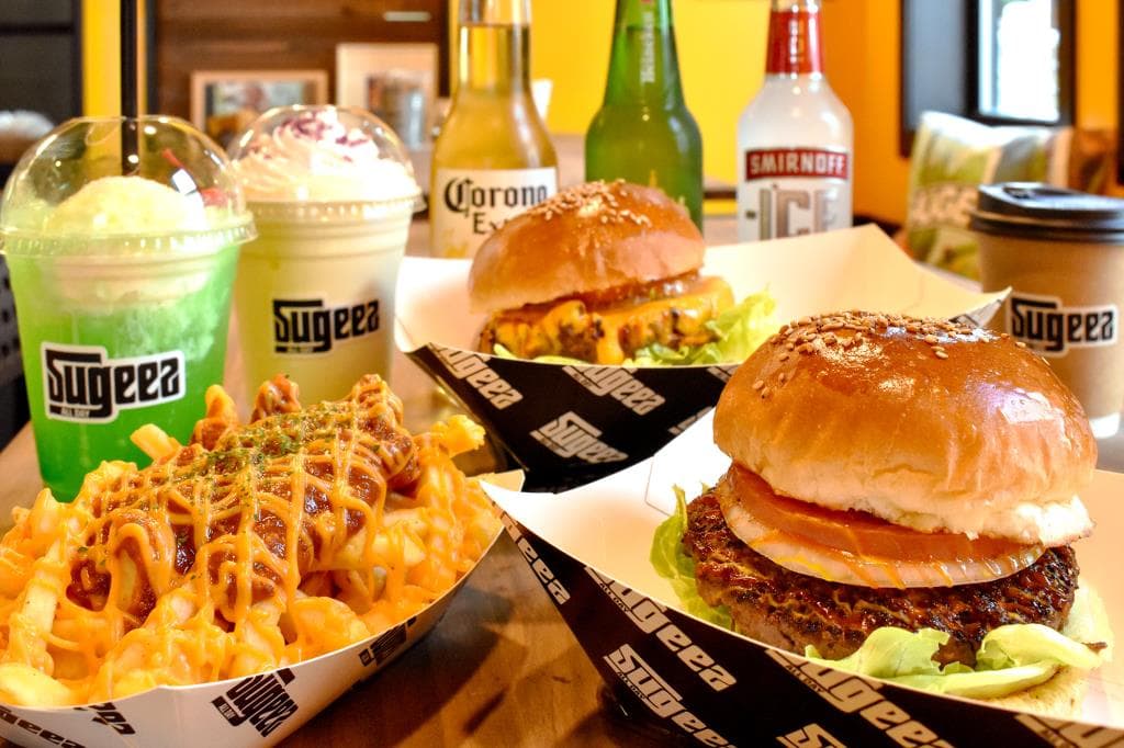 SUGEEZ drive-in(河口湖店)「スージーズドライブイン」 1