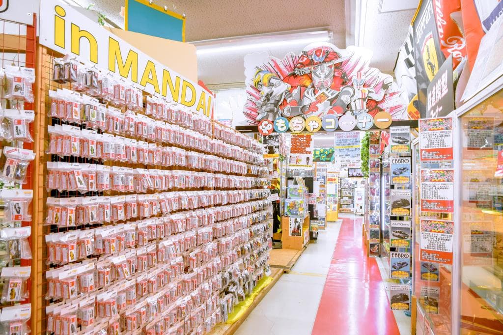 万代書店 山梨本店 4