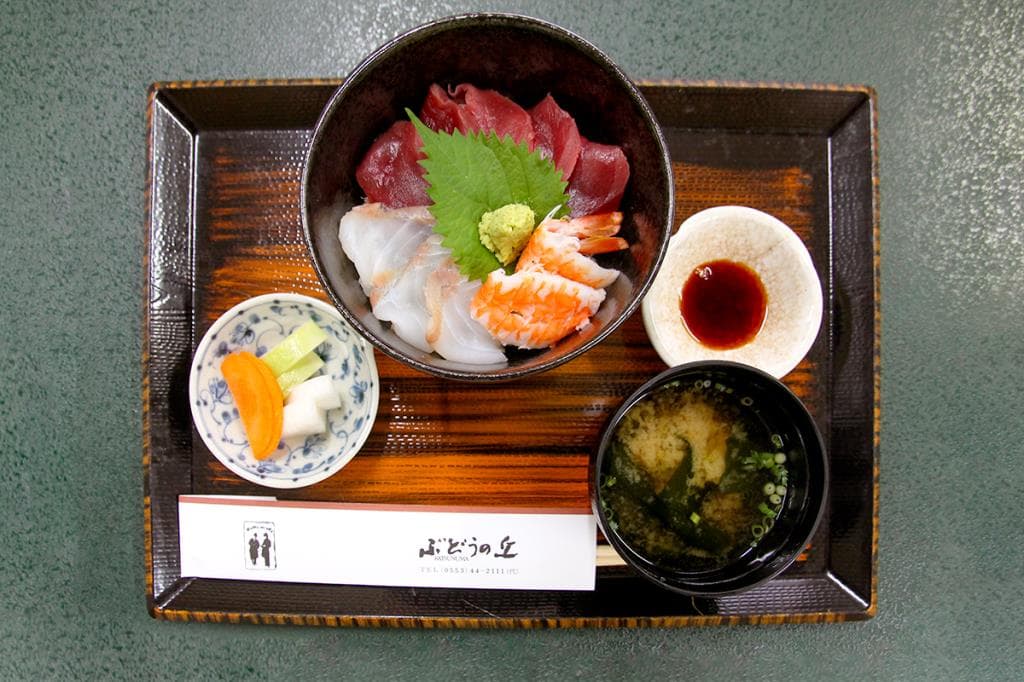 ぶどうの丘 和食処 丘庵 2