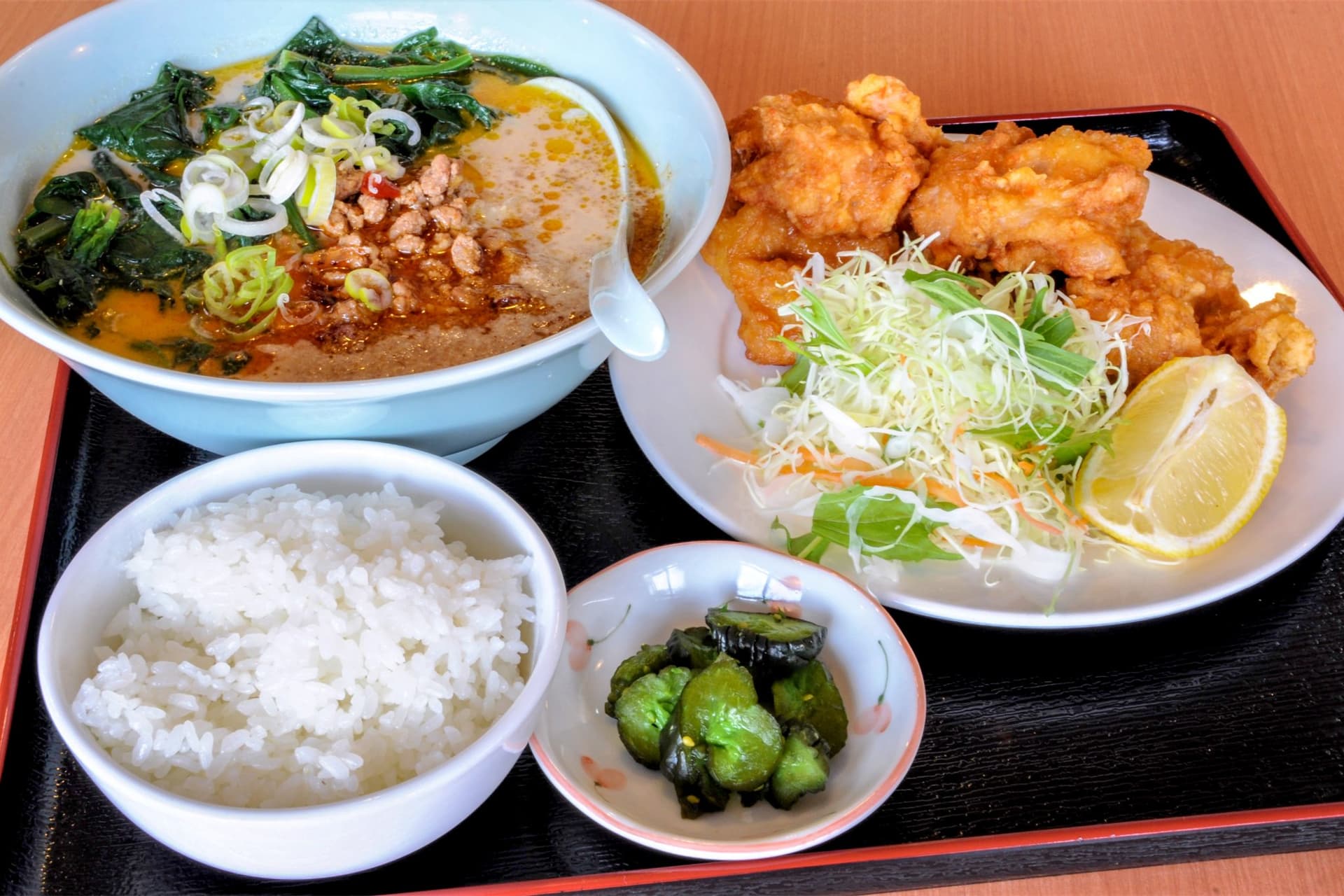 台湾料理 吉祥 甲府本店 1