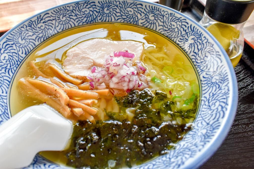 はやぶさ温泉 食事処 3